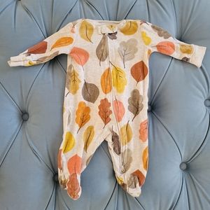 Autumn leaves footie